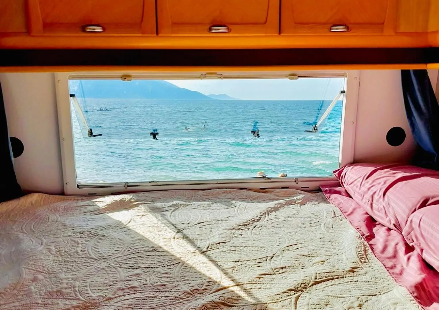 טיראנה Camper Van For Rent אתר קמפינג